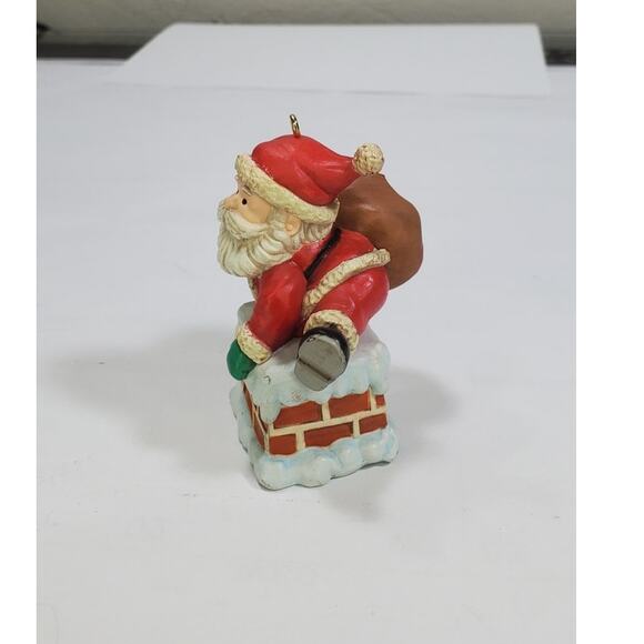 Vintage Christmas Ornament "Santa in a Chimney" Trim A Tree Charm 1992 - Picture 6 of 8